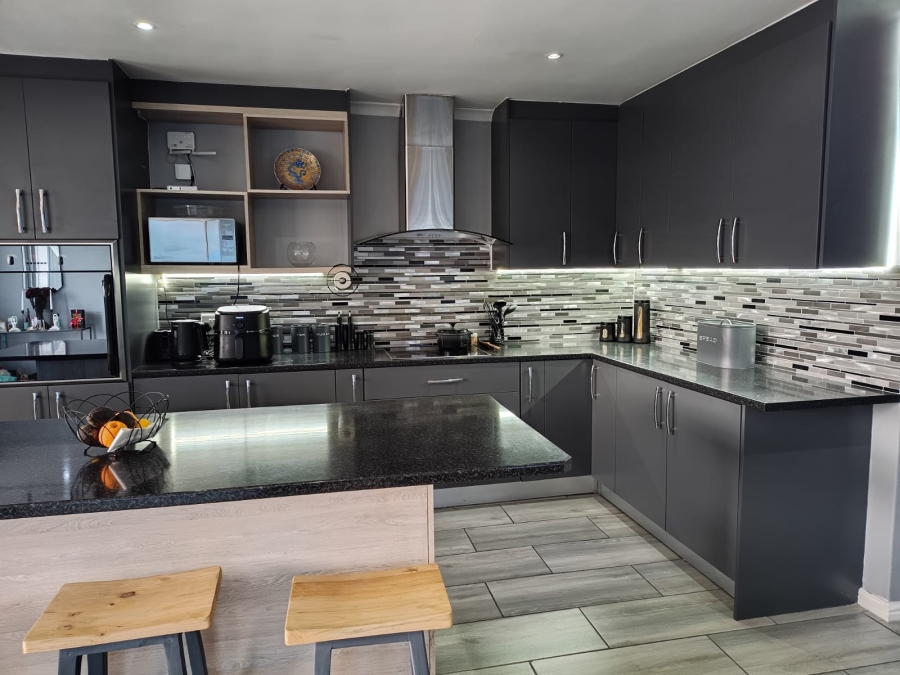 To Let 2 Bedroom Property for Rent in Heather Park Western Cape